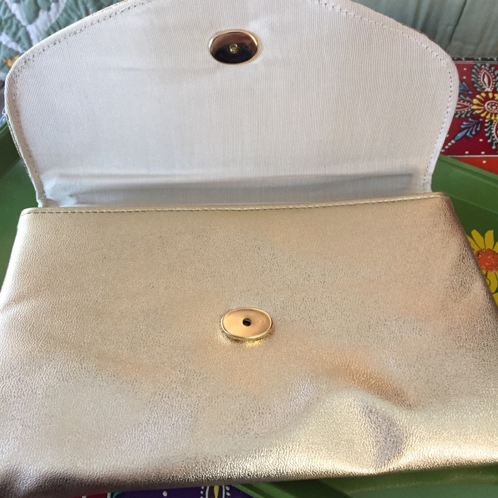 Avon Gold Clutch - Picture 4 of 8